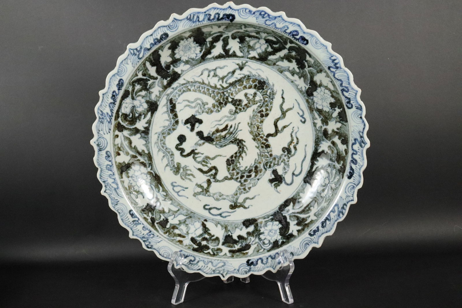 Chinese important dragon charger (1 of 7)