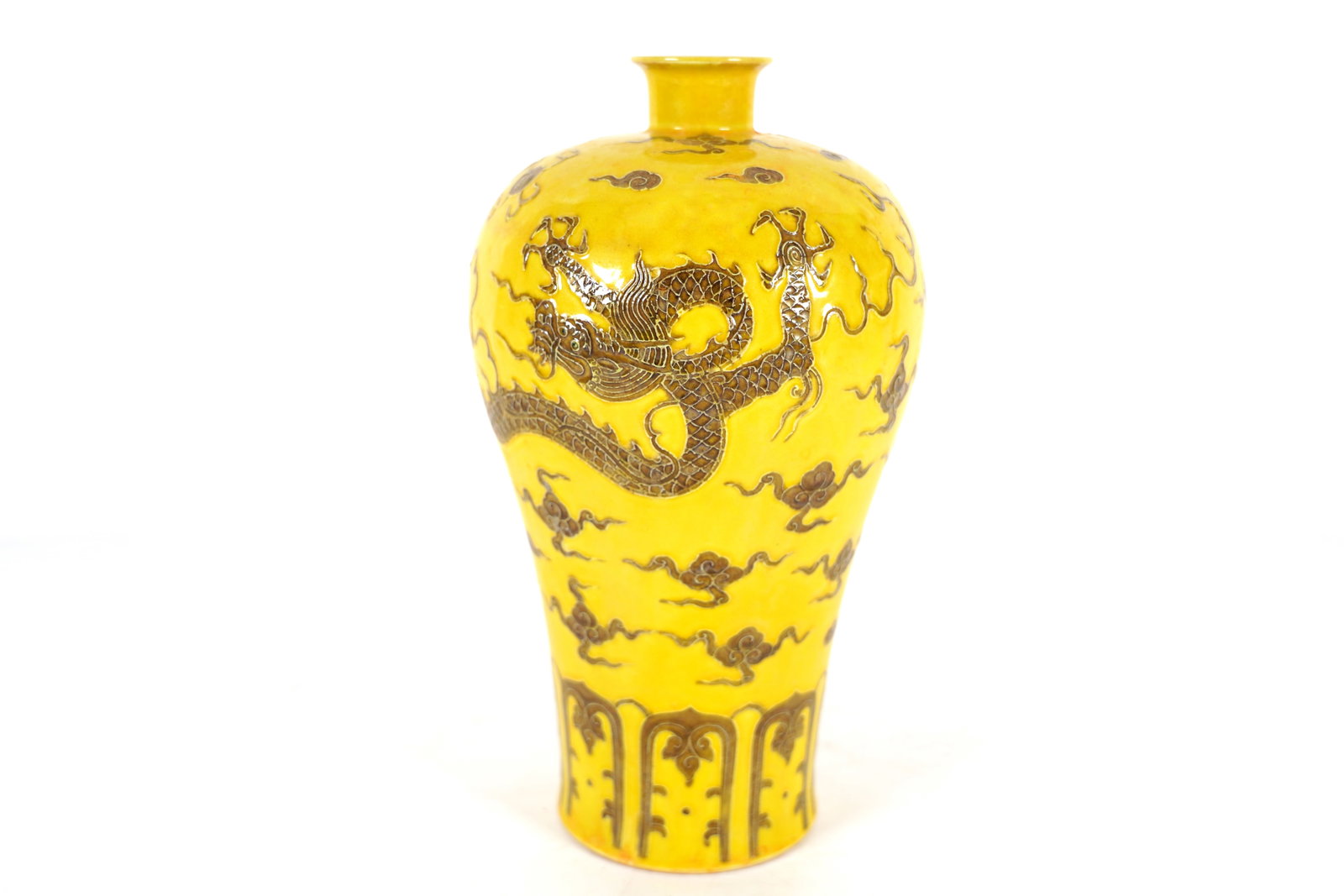Chinese important dragon vase (1 of 6)
