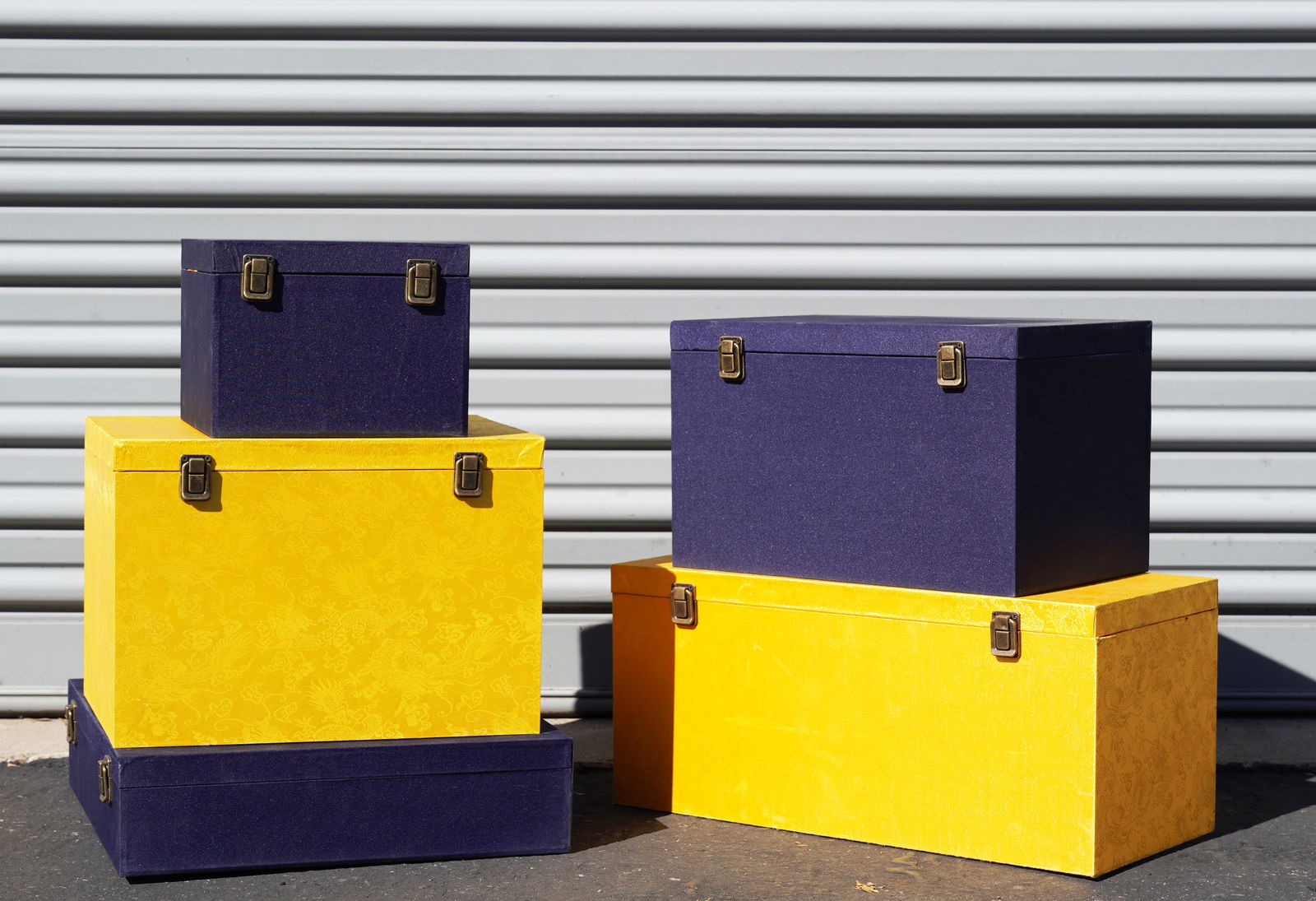 Lots Chinese silk box (1 of 5)