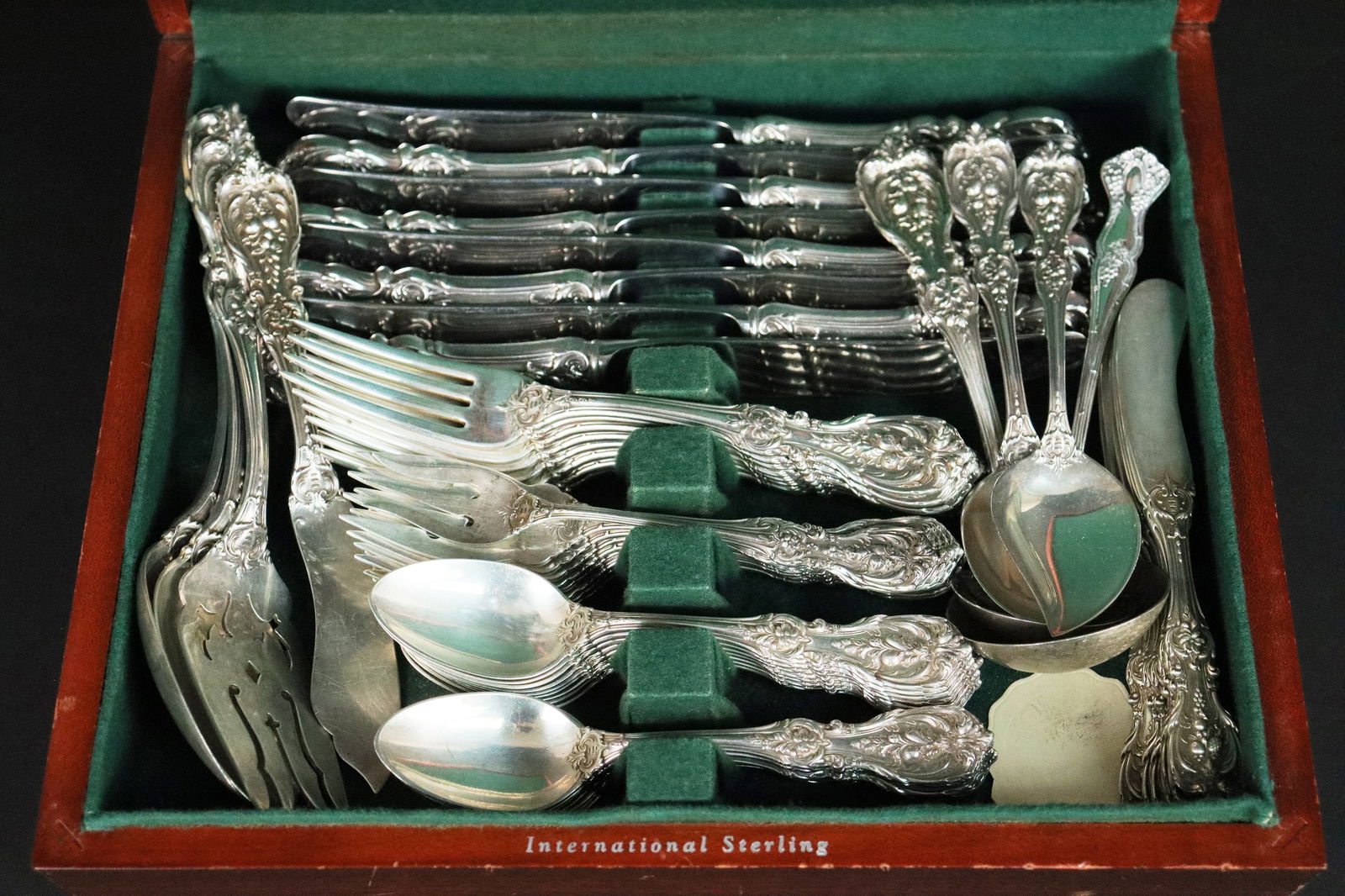 Lots fine sterling silverware (1 of 7)