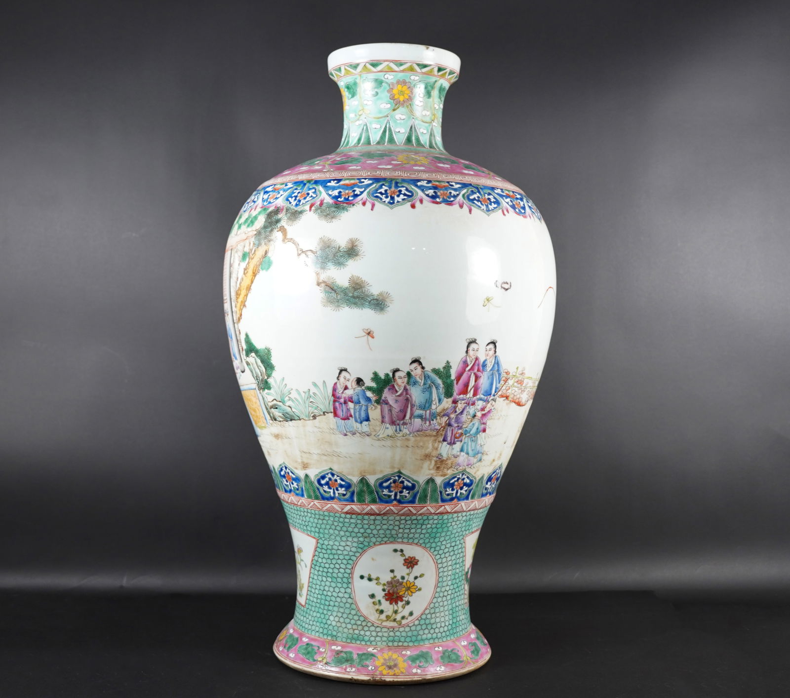Chinese fine massive vase (1 of 7)