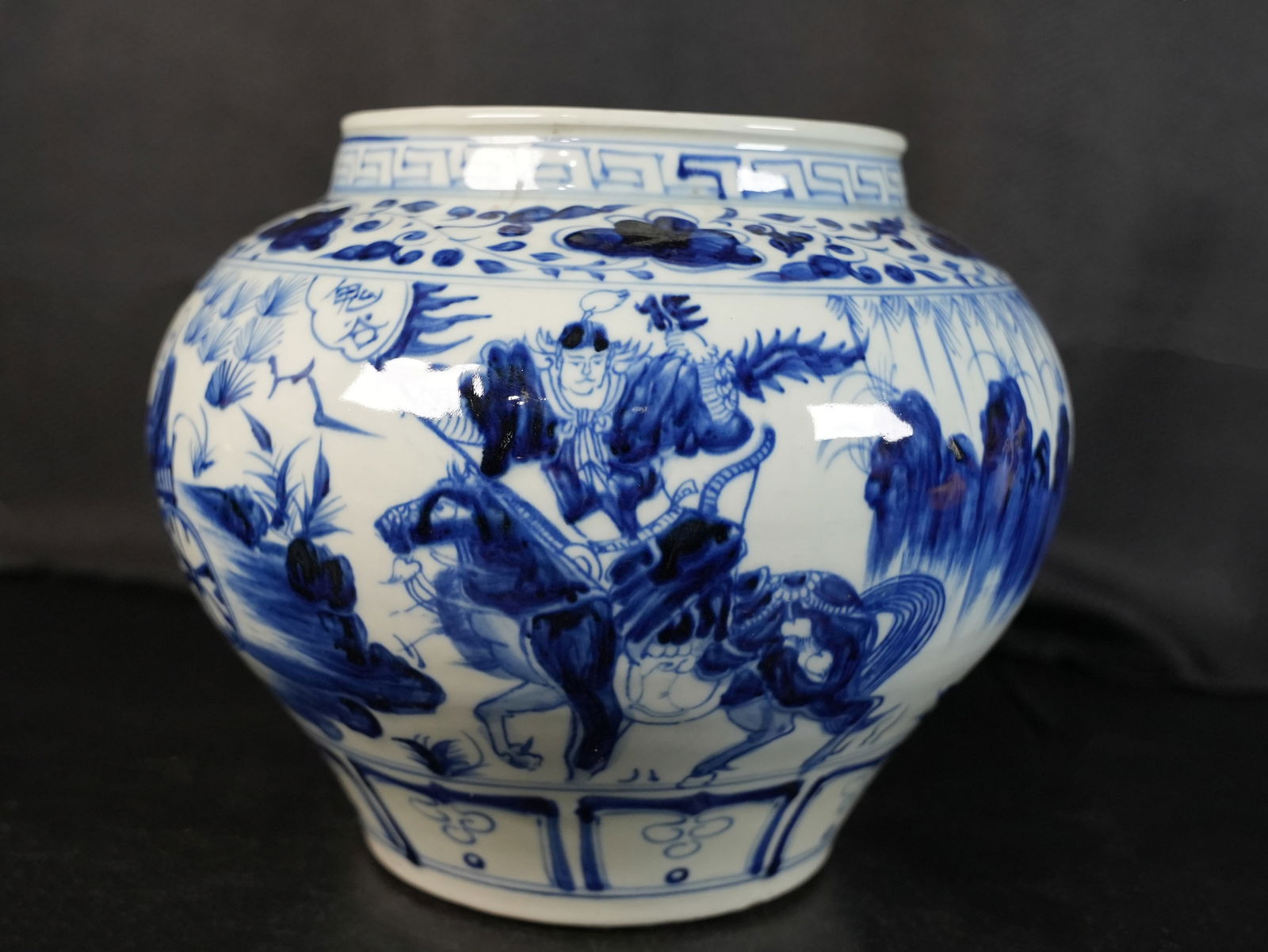 Chinese important fine b/w jar (1 of 7)