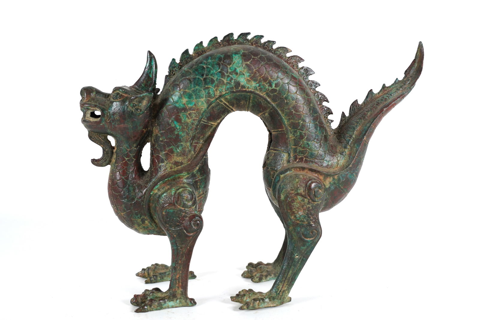 Chinese bronze fine dragon (1 of 6)