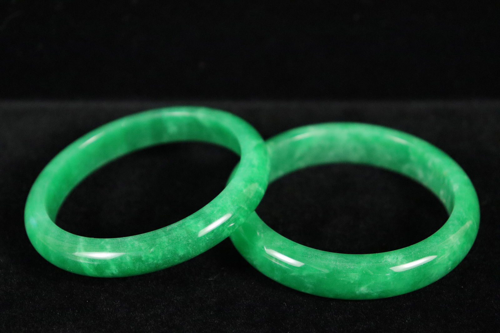 2 Chinese apple green bangles (1 of 6)