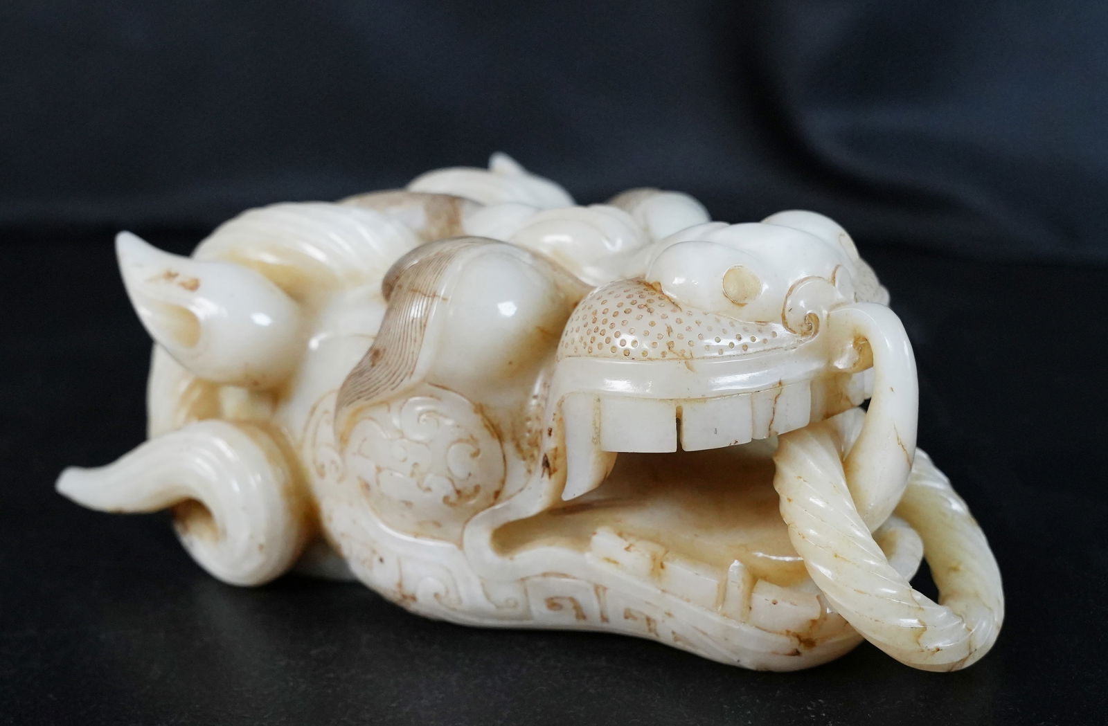 Chinese fine jade dragon (1 of 7)