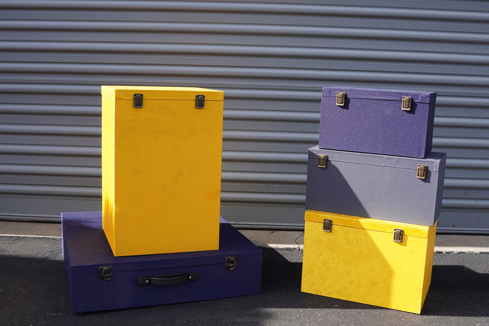 Lots Chinese silk box (1 of 5)