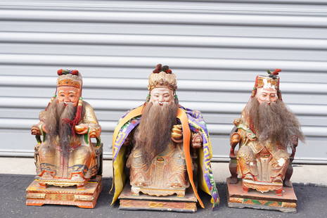 Lots Chinese camphor wood statues: Lots Chinese camphor wood statues. Condition selling it as is. Some has missing pieces.