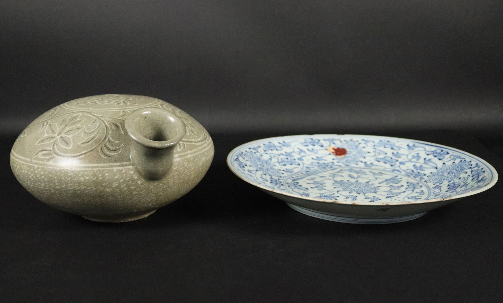 2 Chinese porcelain items (1 of 7)