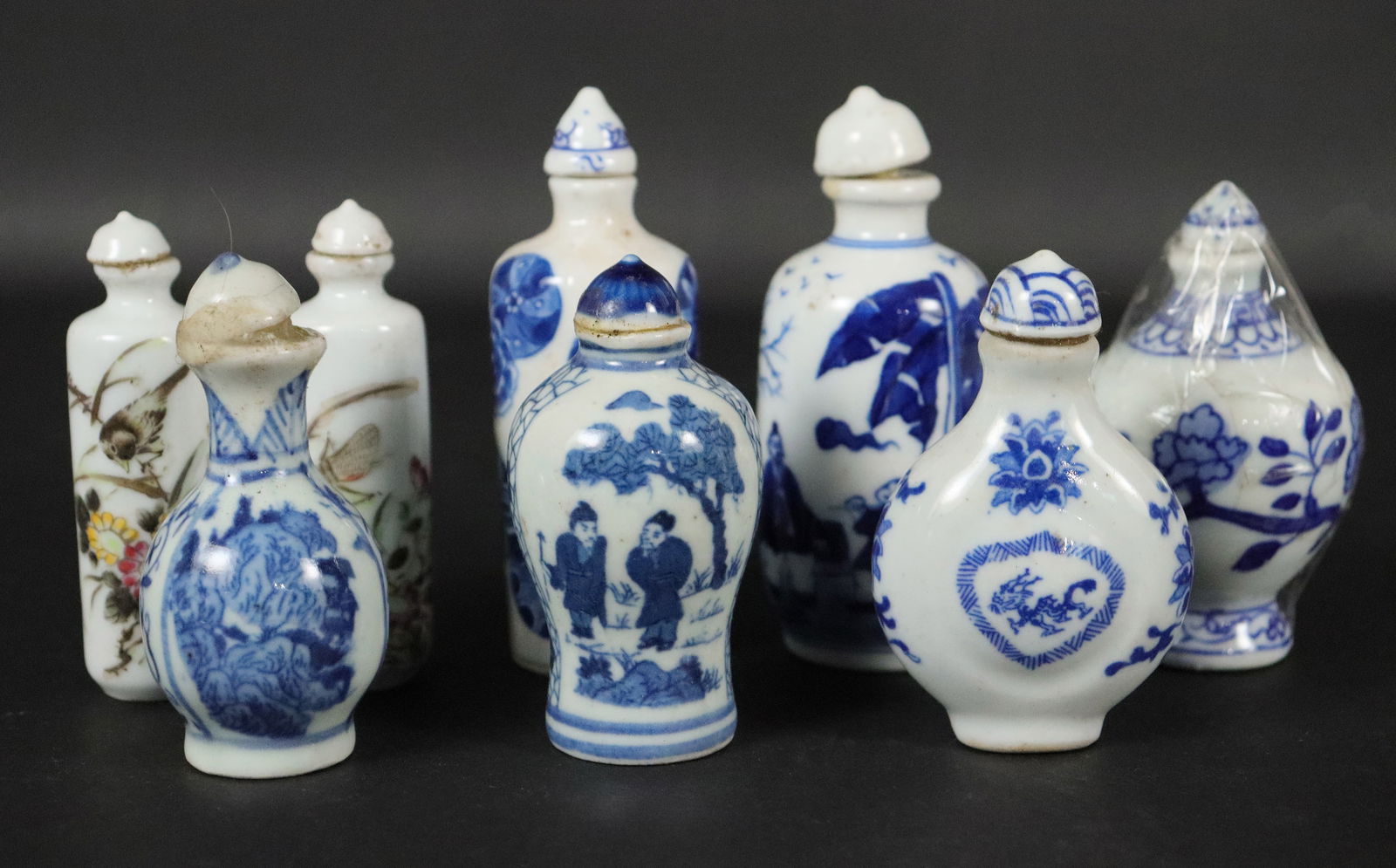 Lots Chinese snuff bottles (1 of 7)