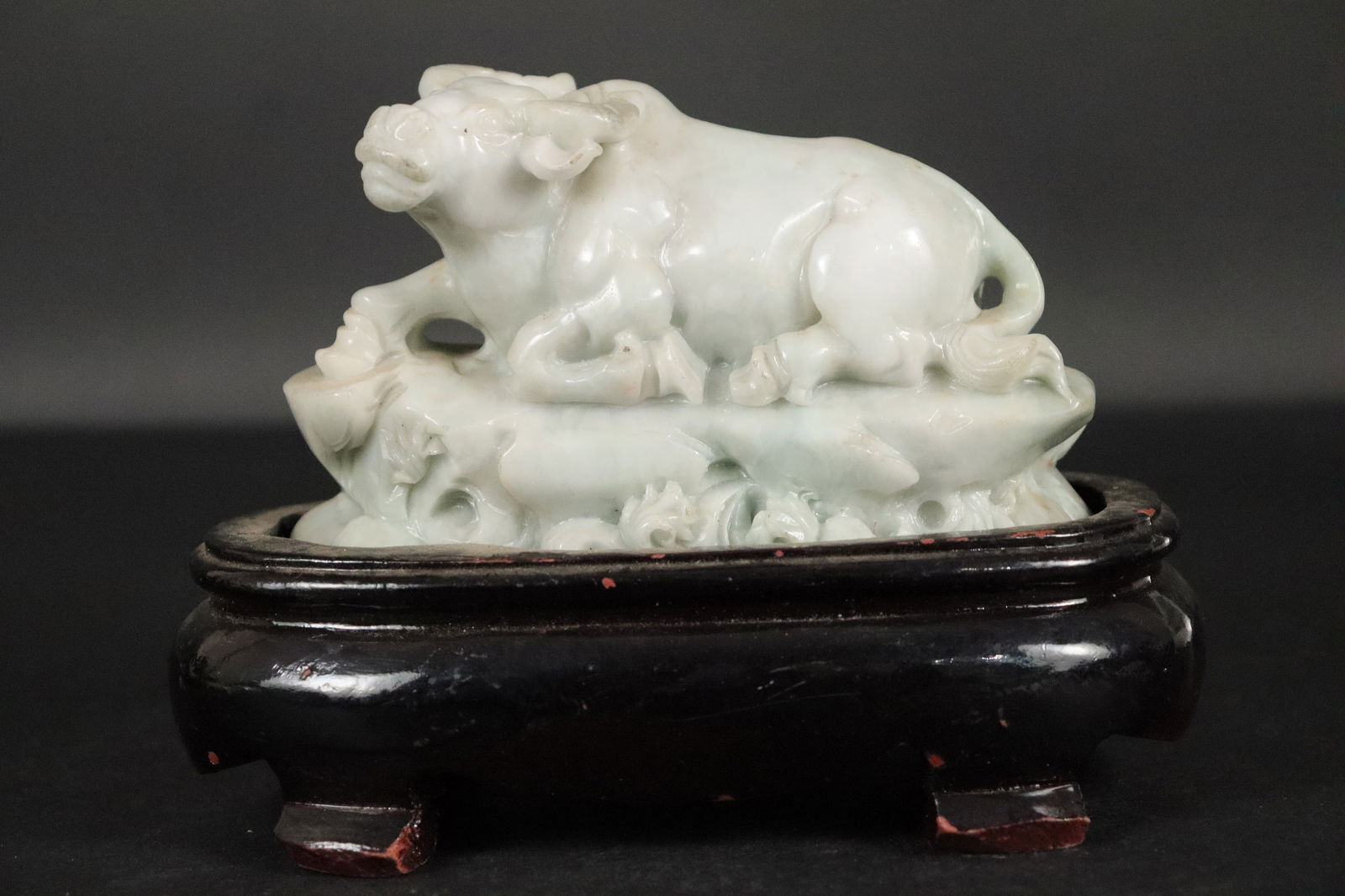 Chinese fine jadeite ox (1 of 6)