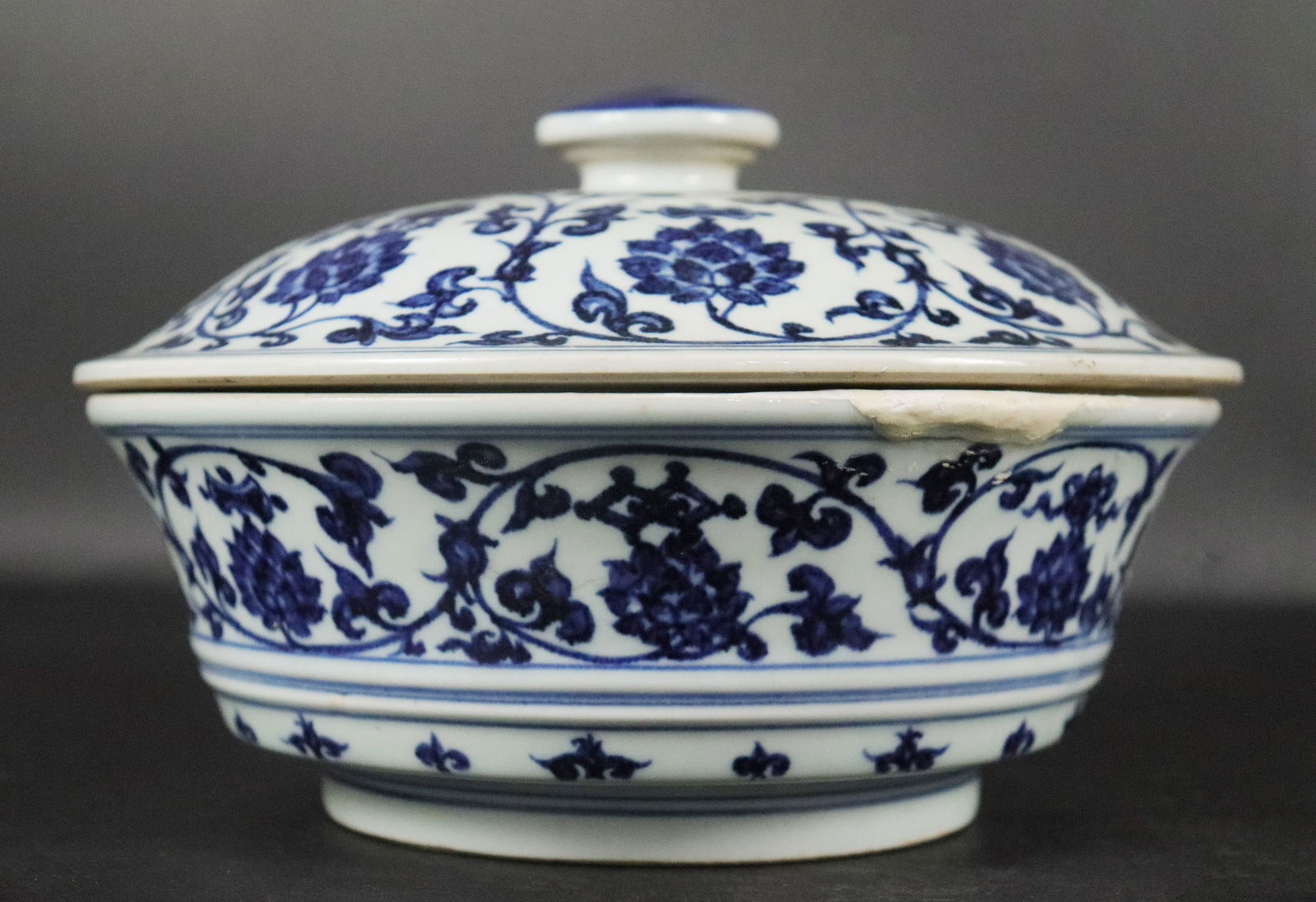Chinese fine b/w lidded basin (1 of 7)