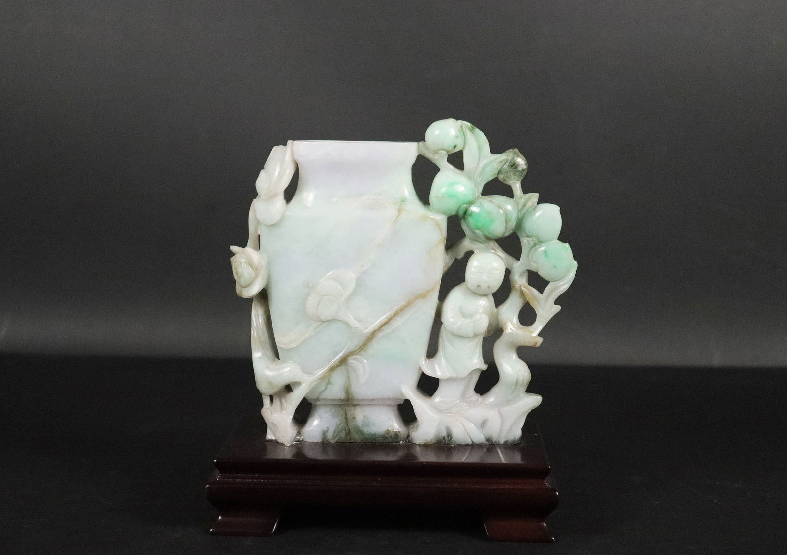Chinese fine jadeite figure (1 of 6)