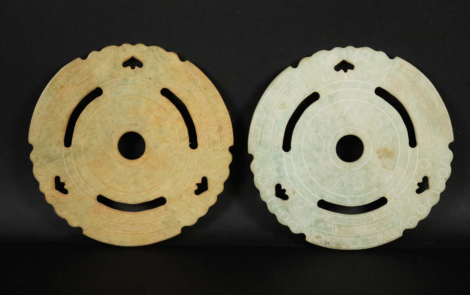 2 Chinese round disc (1 of 7)