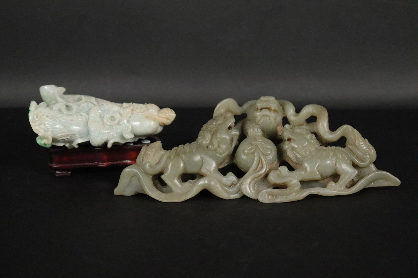 Lots Chinese jadeite carvings (1 of 7)