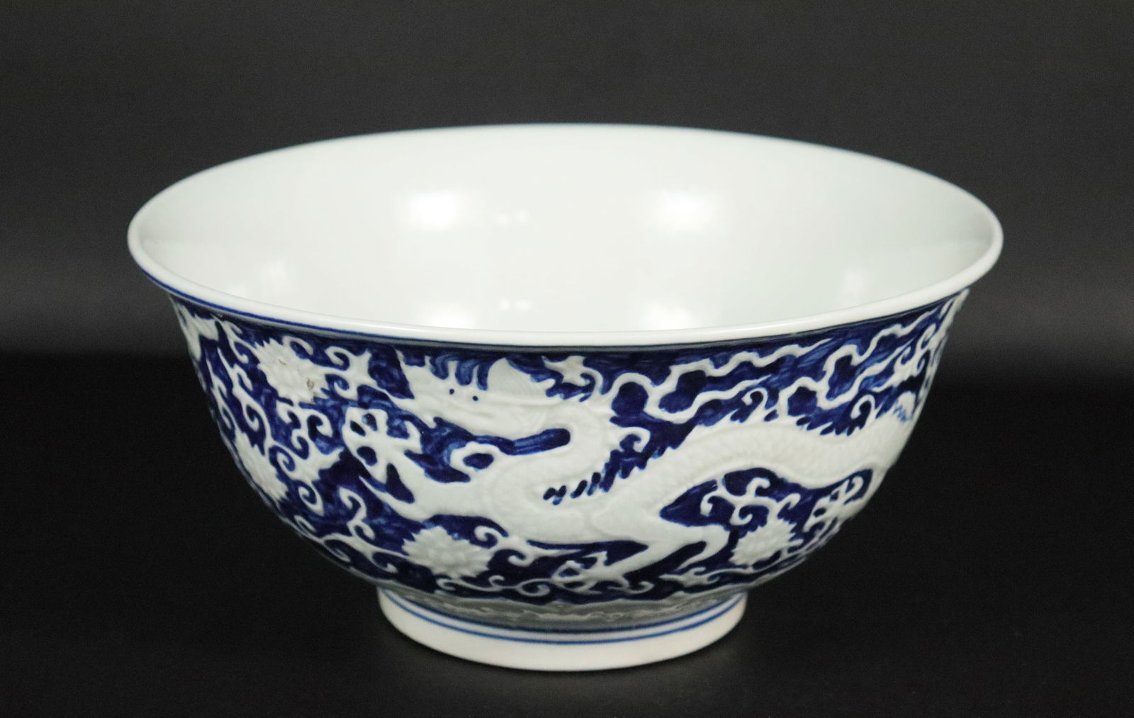 Chinese large dragon bowl (1 of 7)