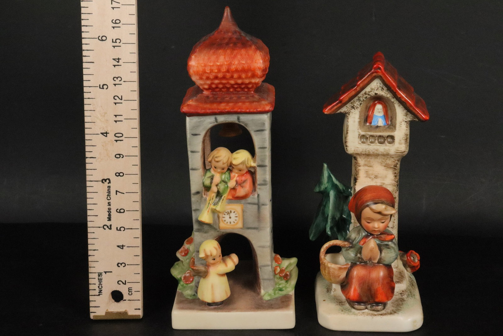 2 Hummel figurine: 2 fine Hummel figurine.