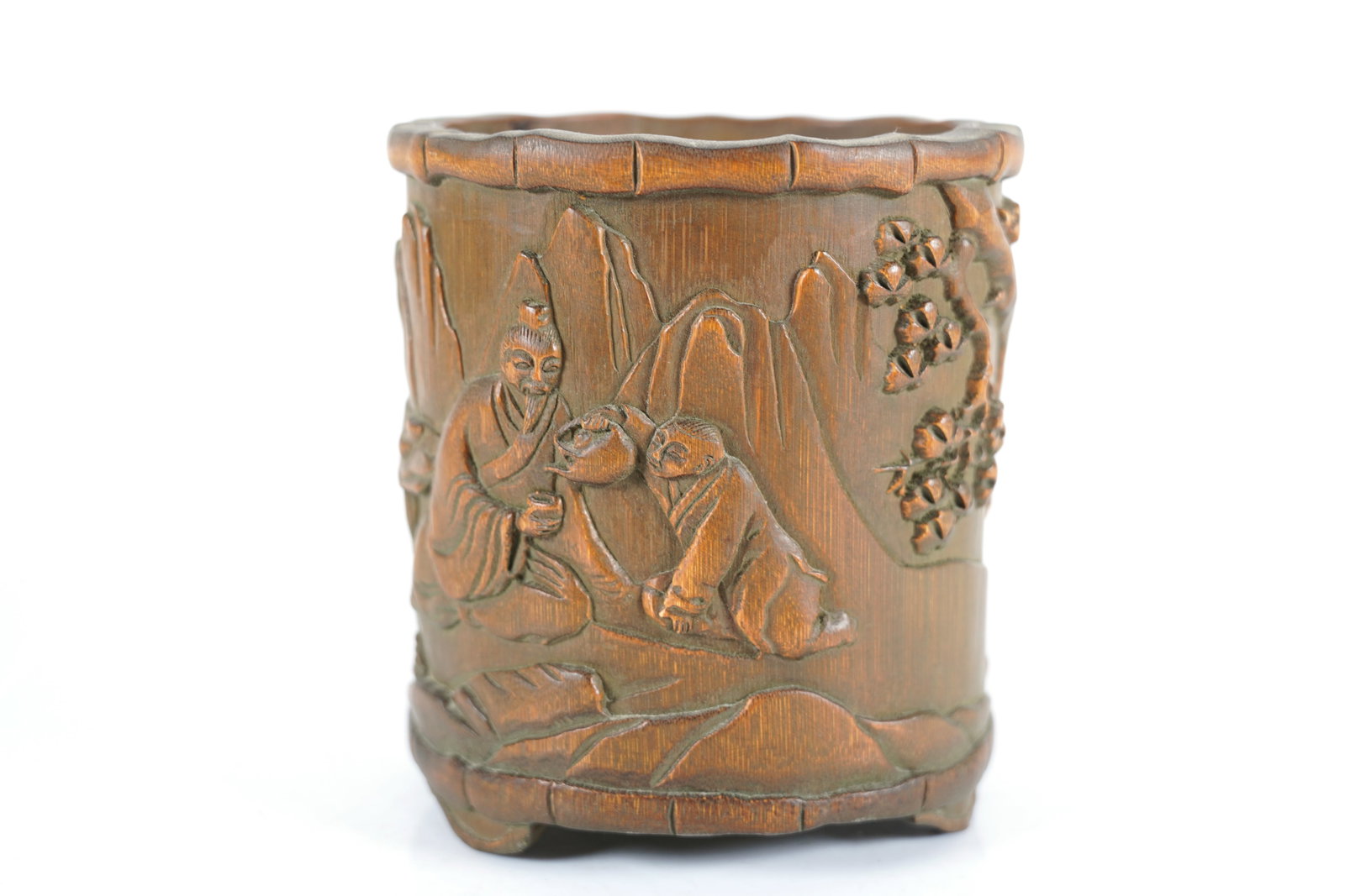 Chinese fine brush pot: Chinese fine brush pot. H: 6.5" x W: 5.8."