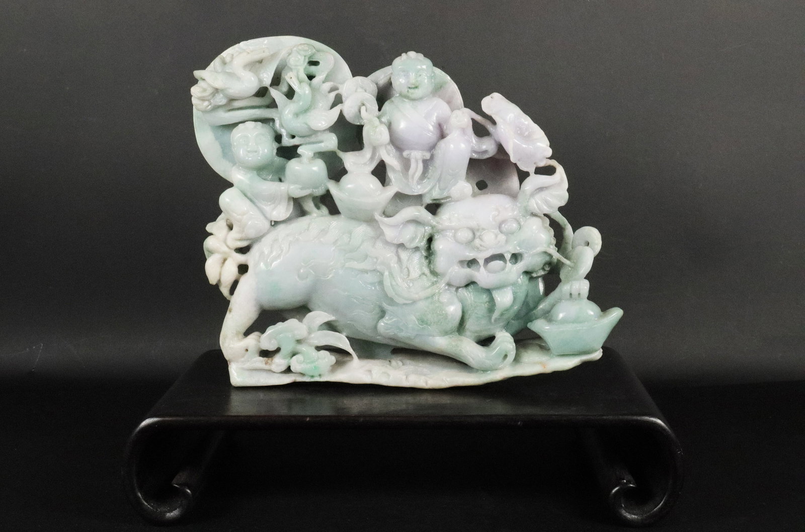 Chinese jadeite beast: Chinese fine jadeite beast. H: 11.25" x W: 11.75."