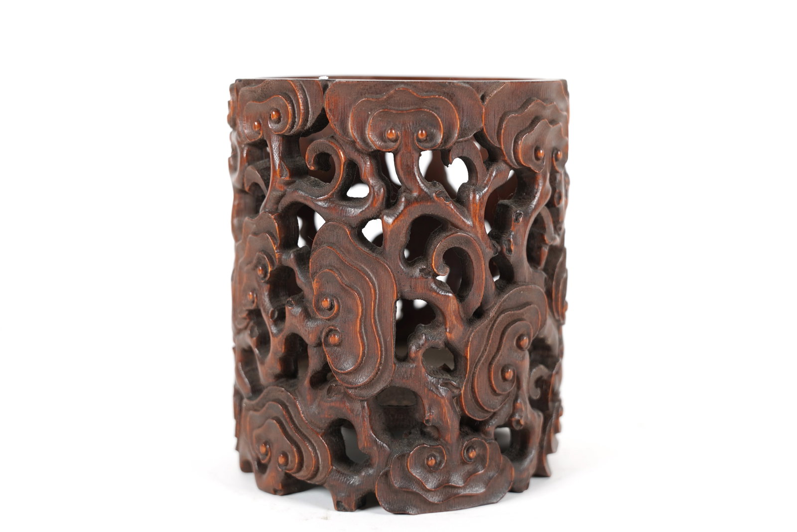 Chinese fine brush pot: Chinese fine brush pot. H: 6.1" x W: 5.2."