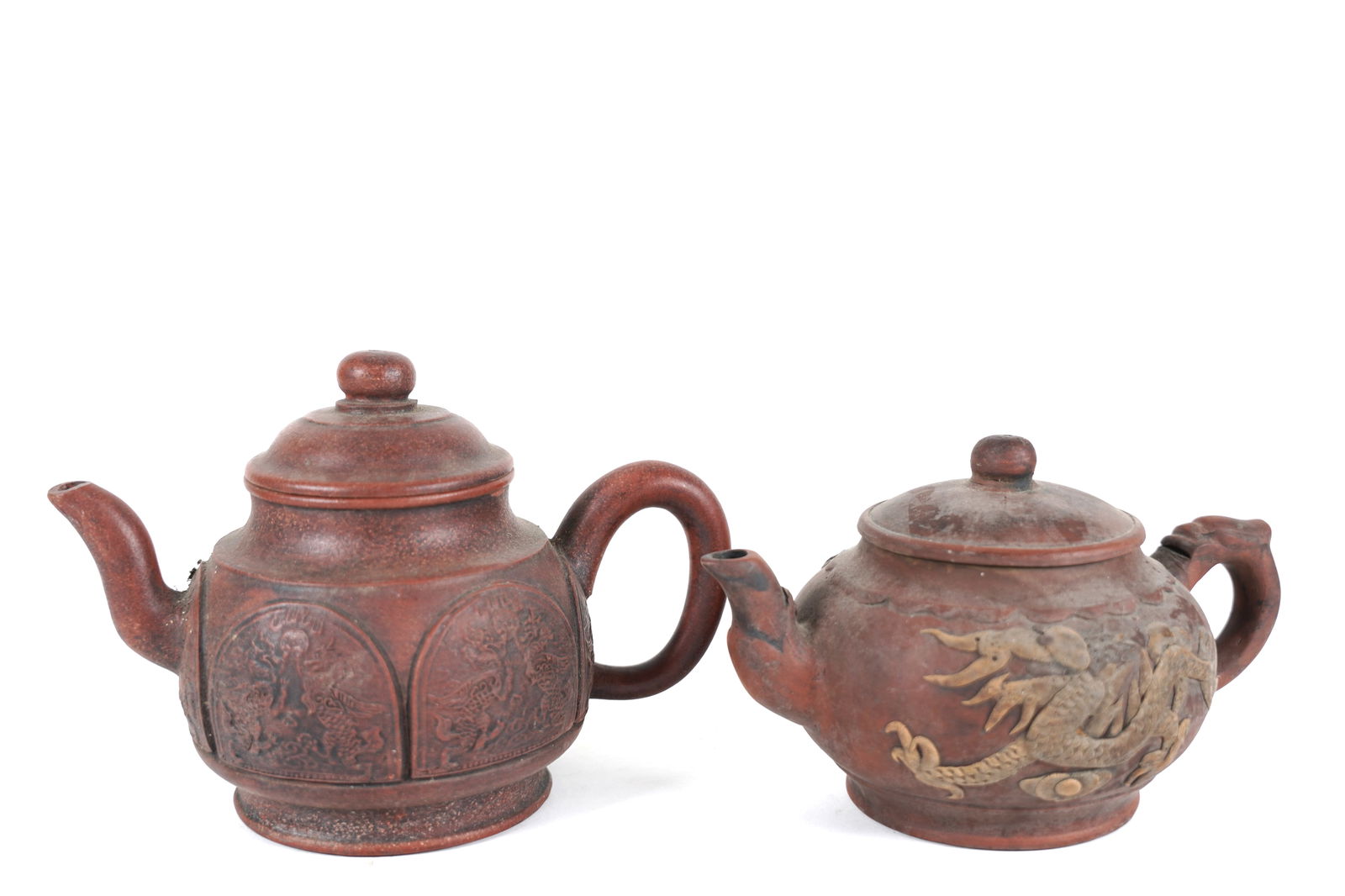 2 Chinese clay teapot: 2 Chinese clay teapot. H: 5.5" x W: 7.1."