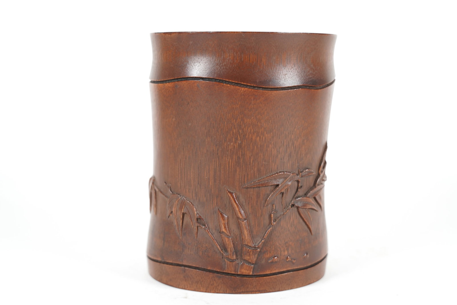 Chinese fine brush pot: Chinese fine brush pot. H: 6.6" x W: 5.1."