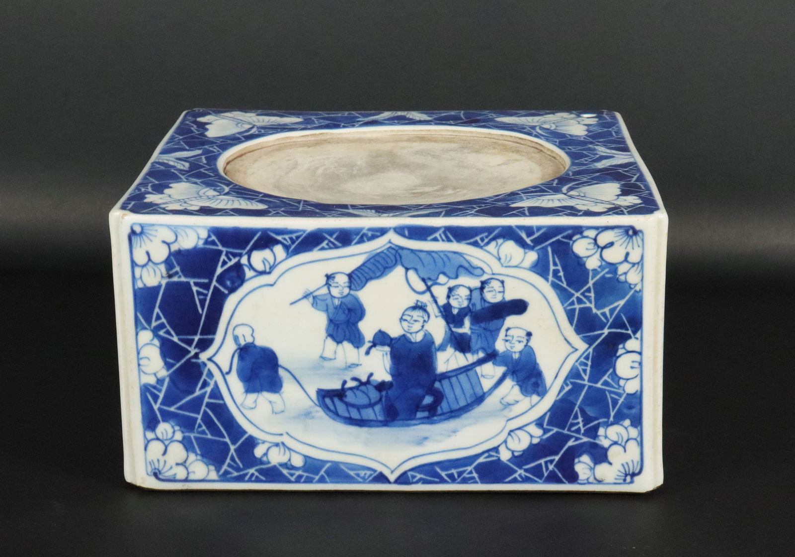 Chinese b/w fine pot (1 of 7)