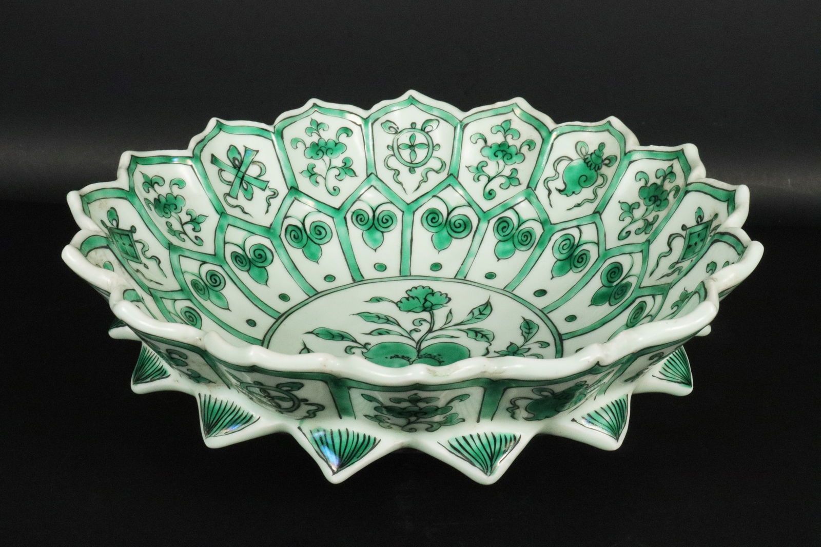 Chinese foliated green plate (1 of 7)