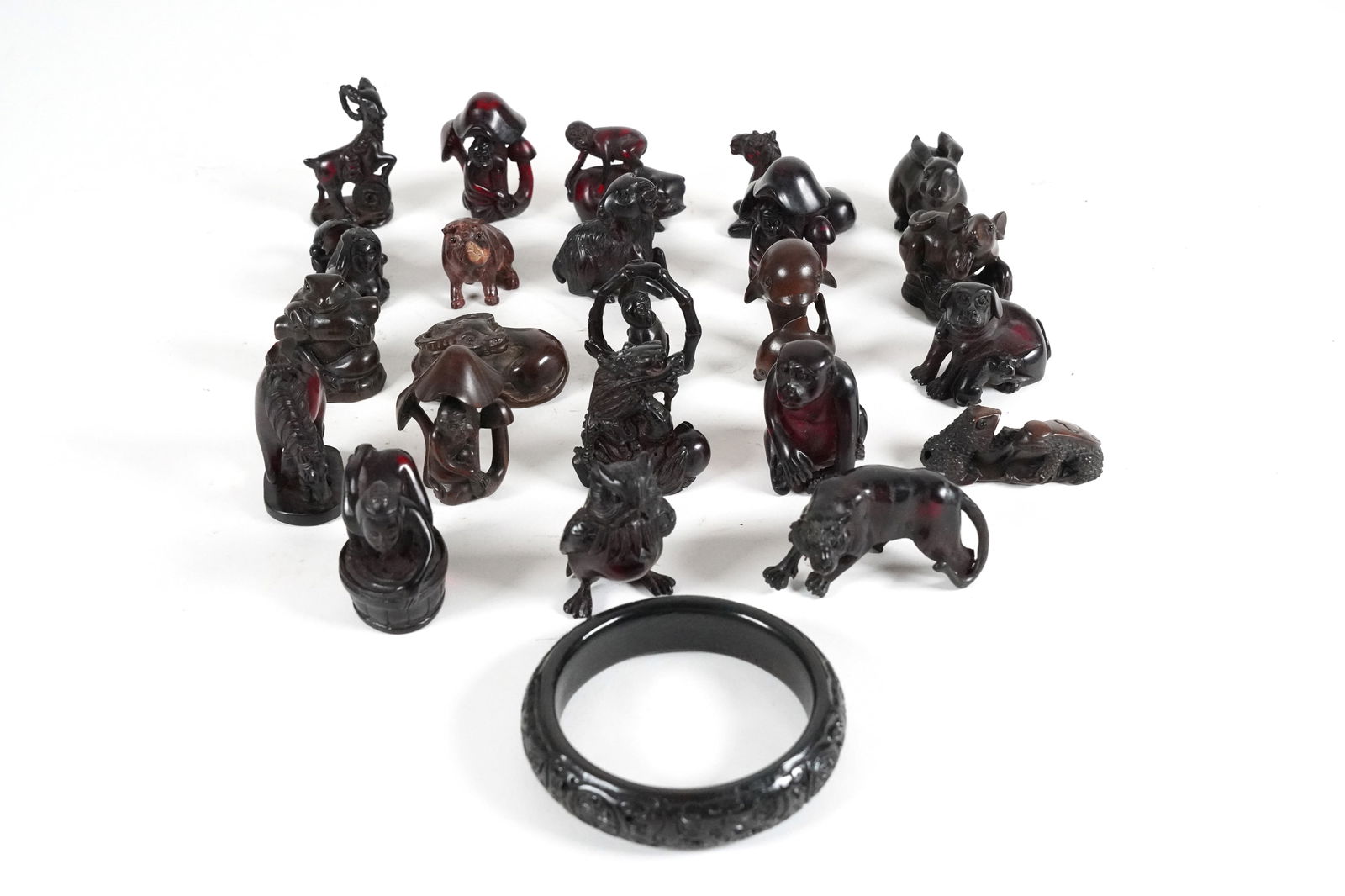 Lots Chinese carved items (1 of 6)