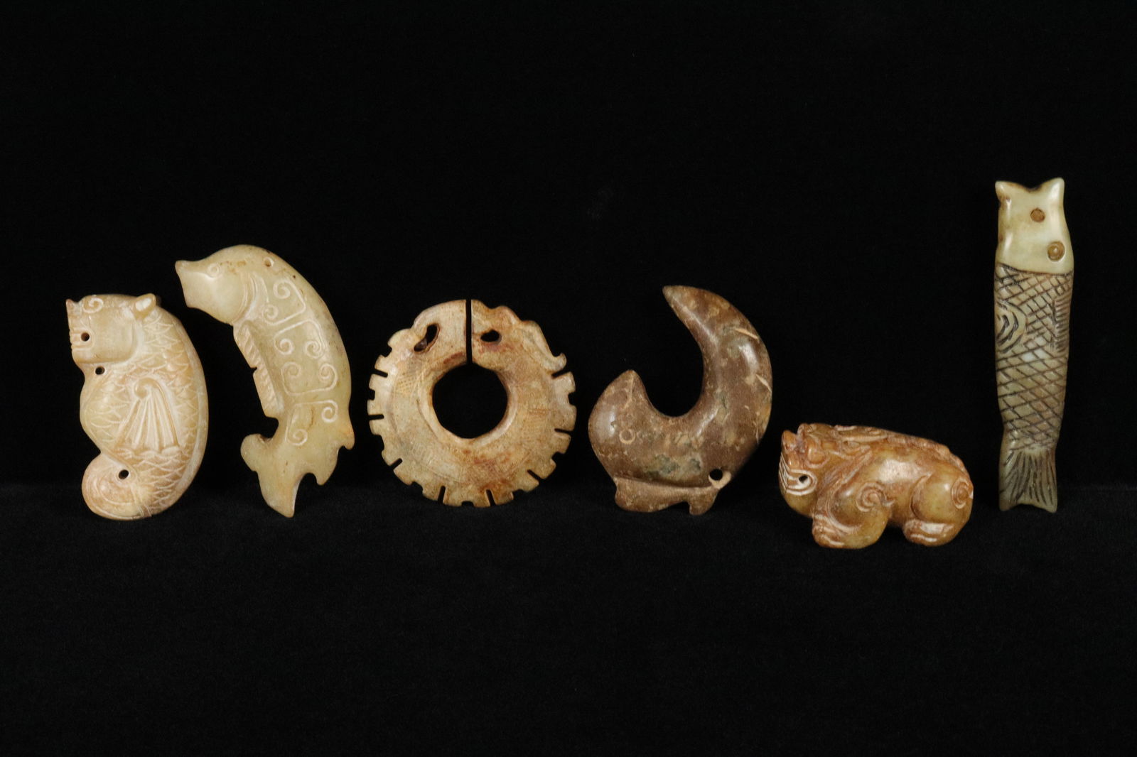 Lots Chinese jade items (1 of 7)