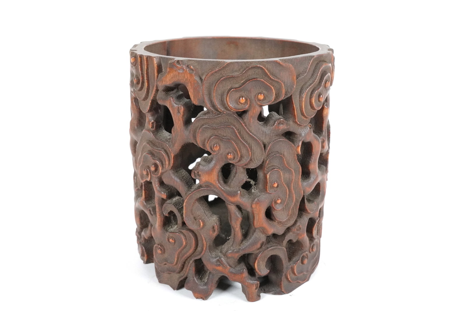Chinese fine brush pot: Chinese dfine brush pot. H: 6.1" x W: 5."