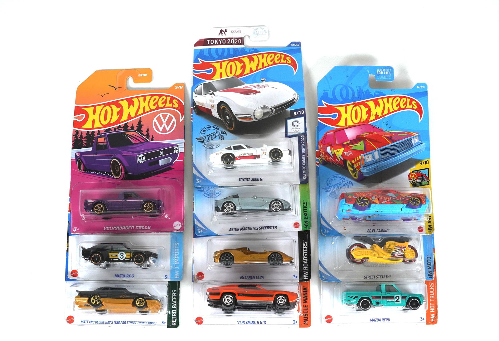 Lots Hot Wheels: Lots Hot Wheels in original packaging.