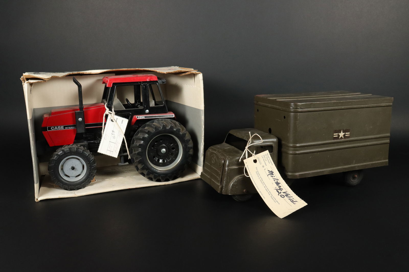 2 vintage car toy (1 of 7)