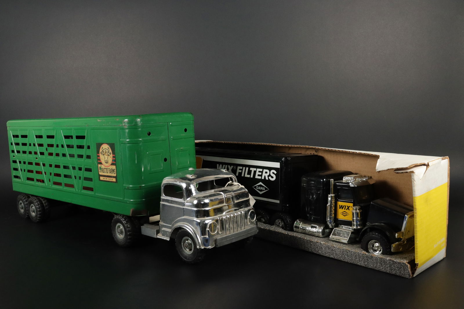 2 large vintage truck (1 of 7)