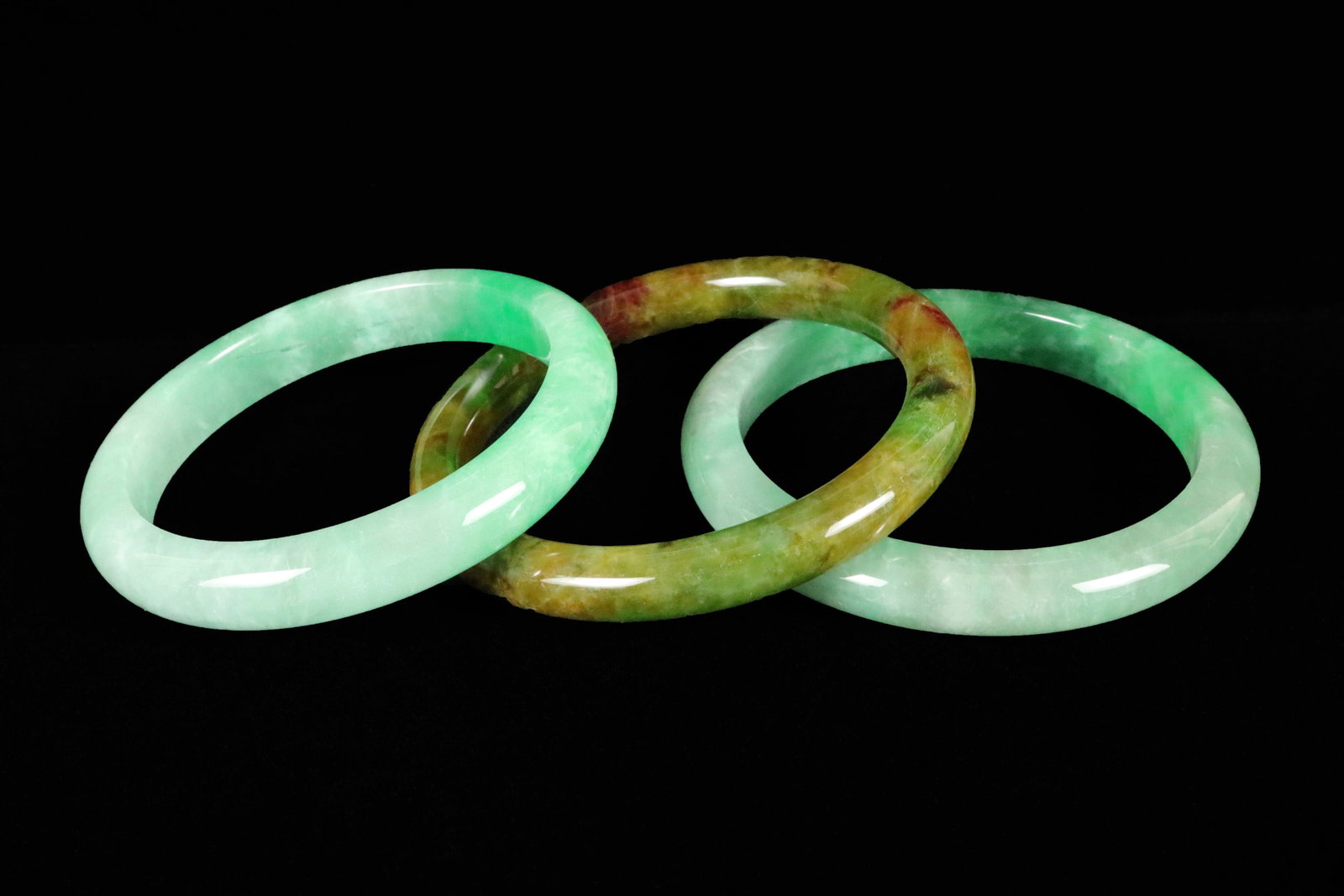 Lots Chinese bangles: Lots Chinese fine bangles.