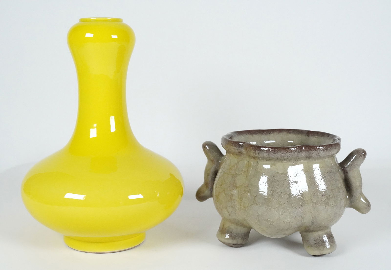 2 Chinese porcelain items (1 of 7)