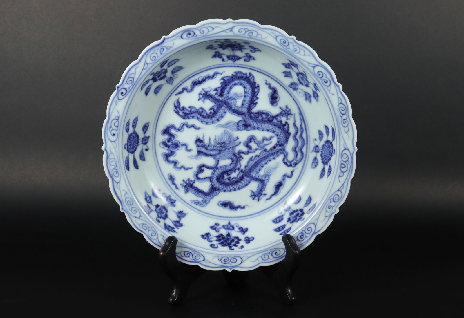 Chinese fine dragon plate (1 of 7)