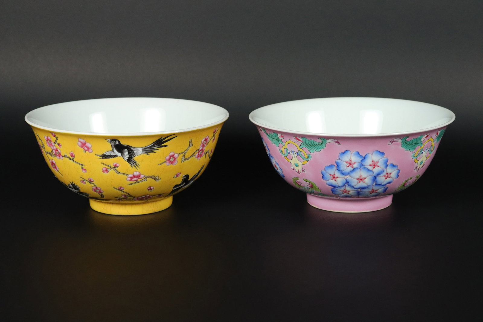2 Chinese fine bowls: 2 Chinese fine bowls. Comes with wooden storage box. Largest H: 5.25" x W: 7.75."