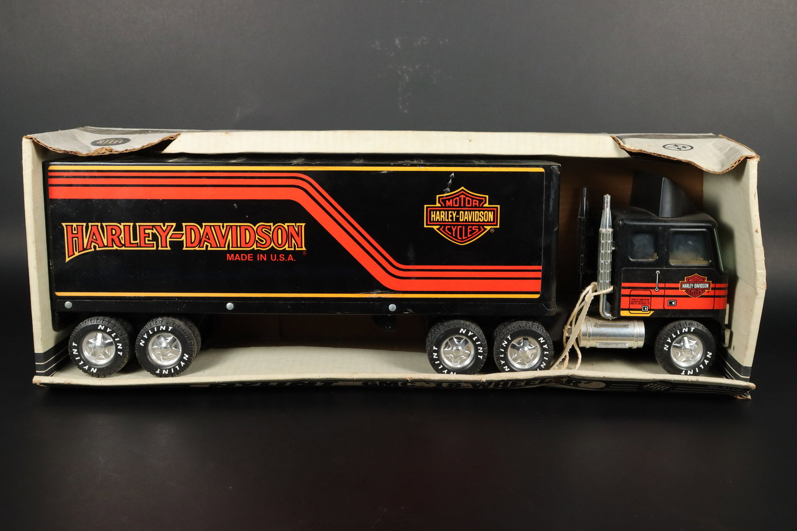 Nylint large truck (1 of 7)