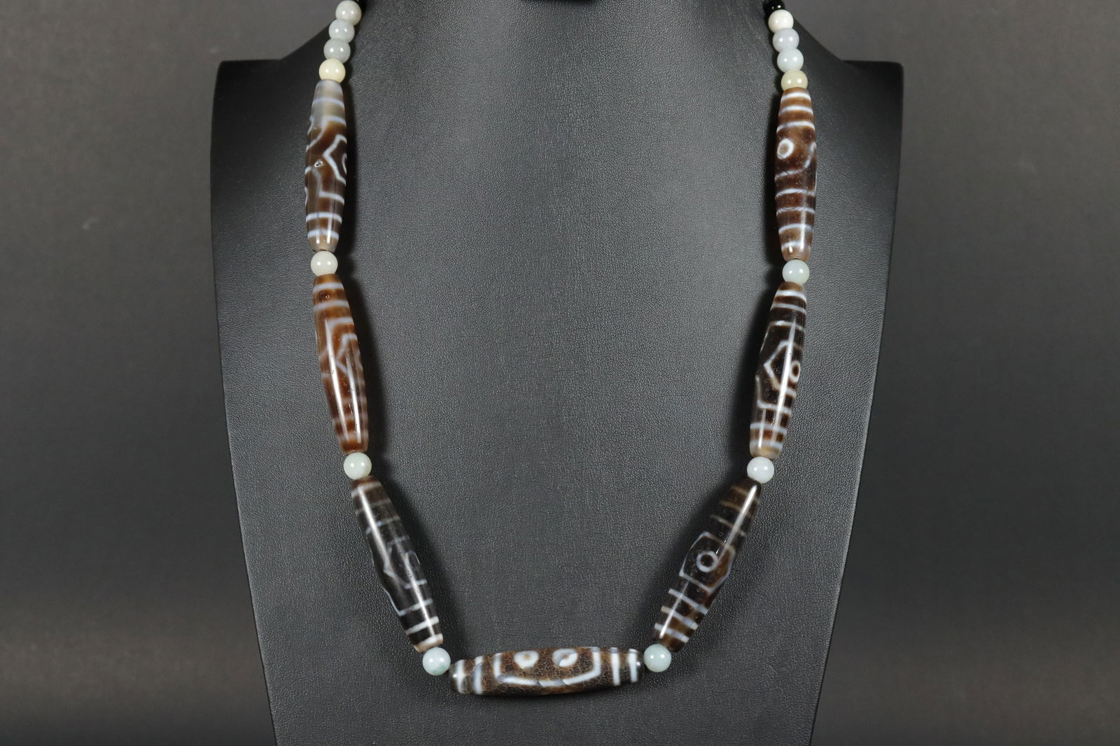 Lots Chinese dzi beads (1 of 7)