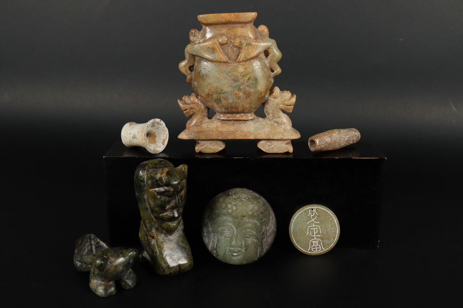 Lots Chinese ornaments (1 of 7)