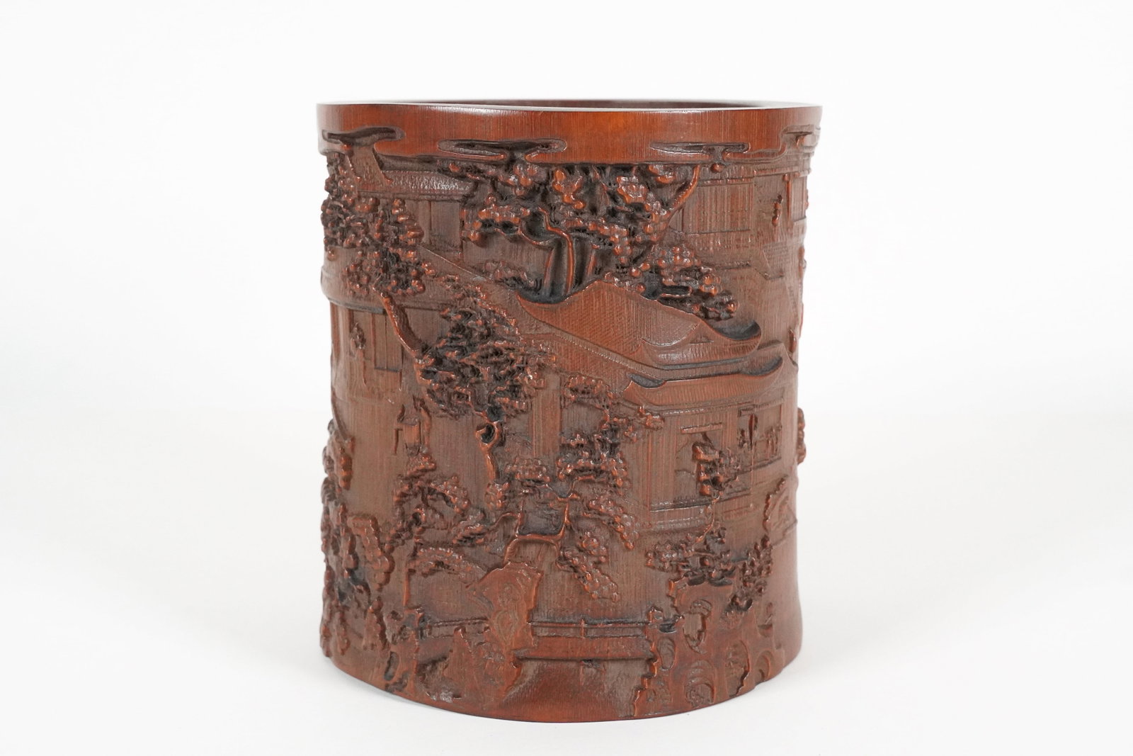 Chinese fine brush pot: Chinese fine brush pot. H: 6.1" x W: 5.4."