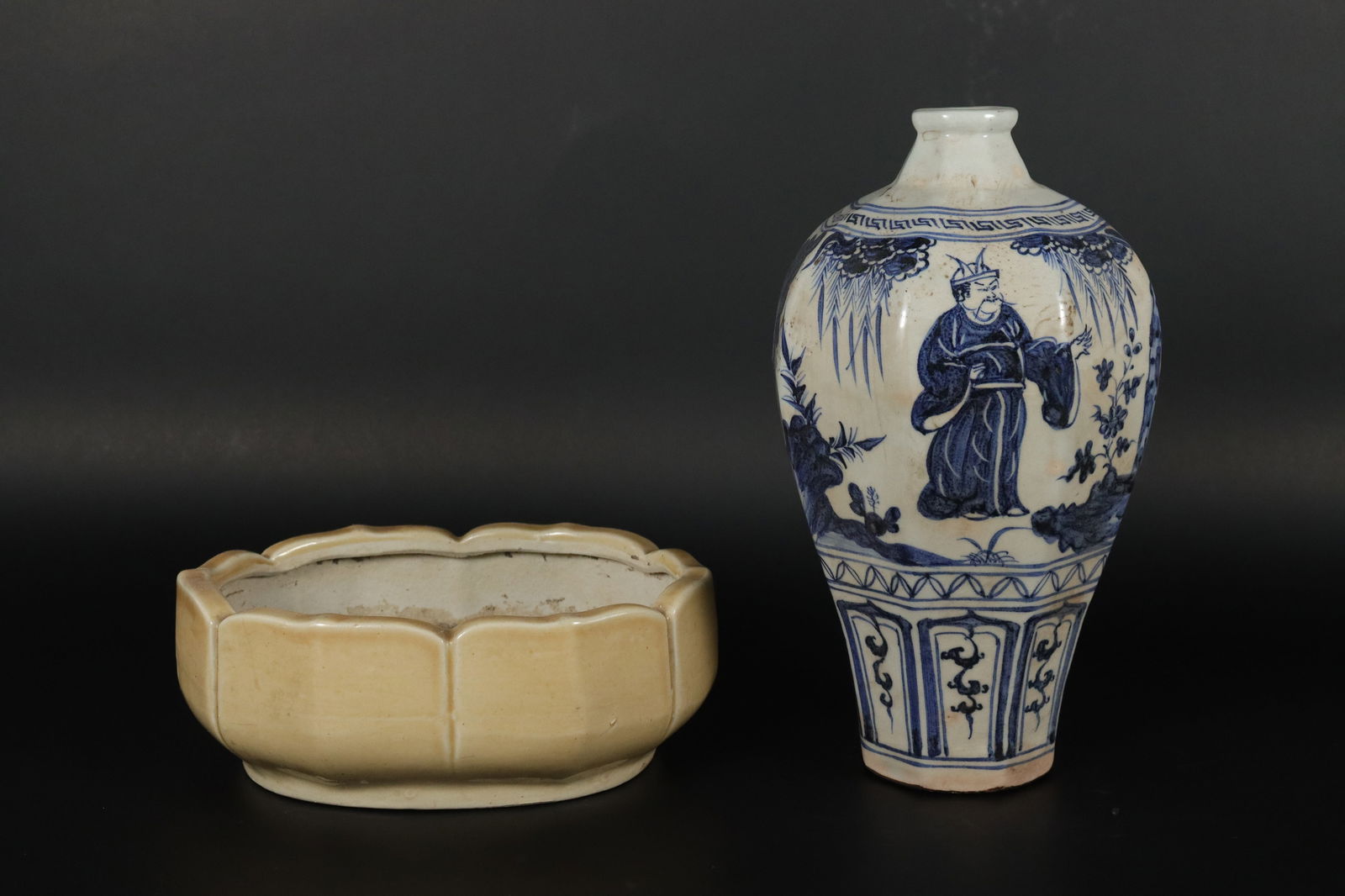 2 Chinese fine items (1 of 7)