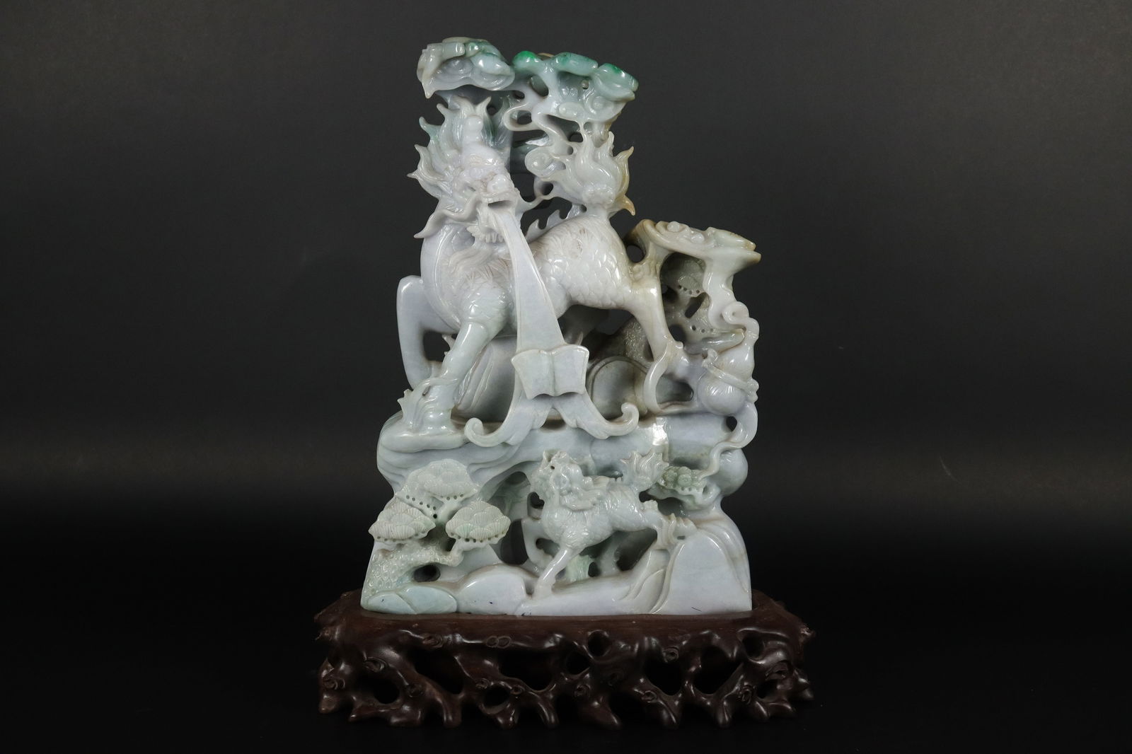 Chinese jadeite dragon (1 of 7)