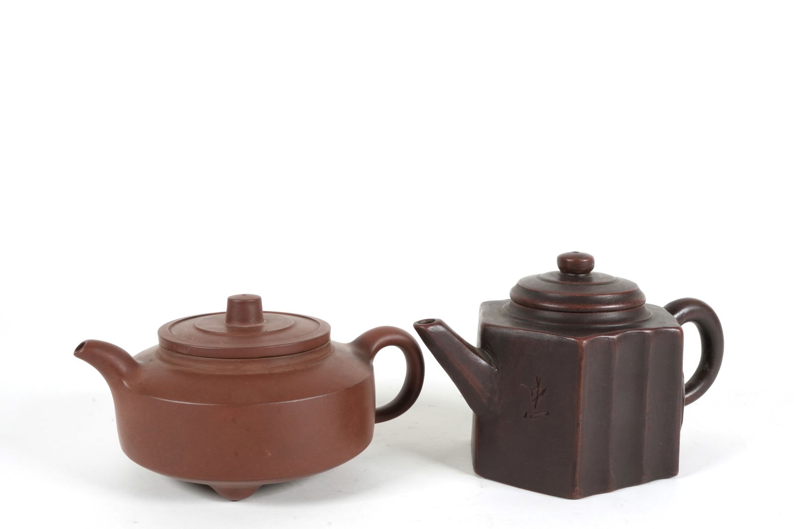 2 Chinese fine teapots (1 of 7)