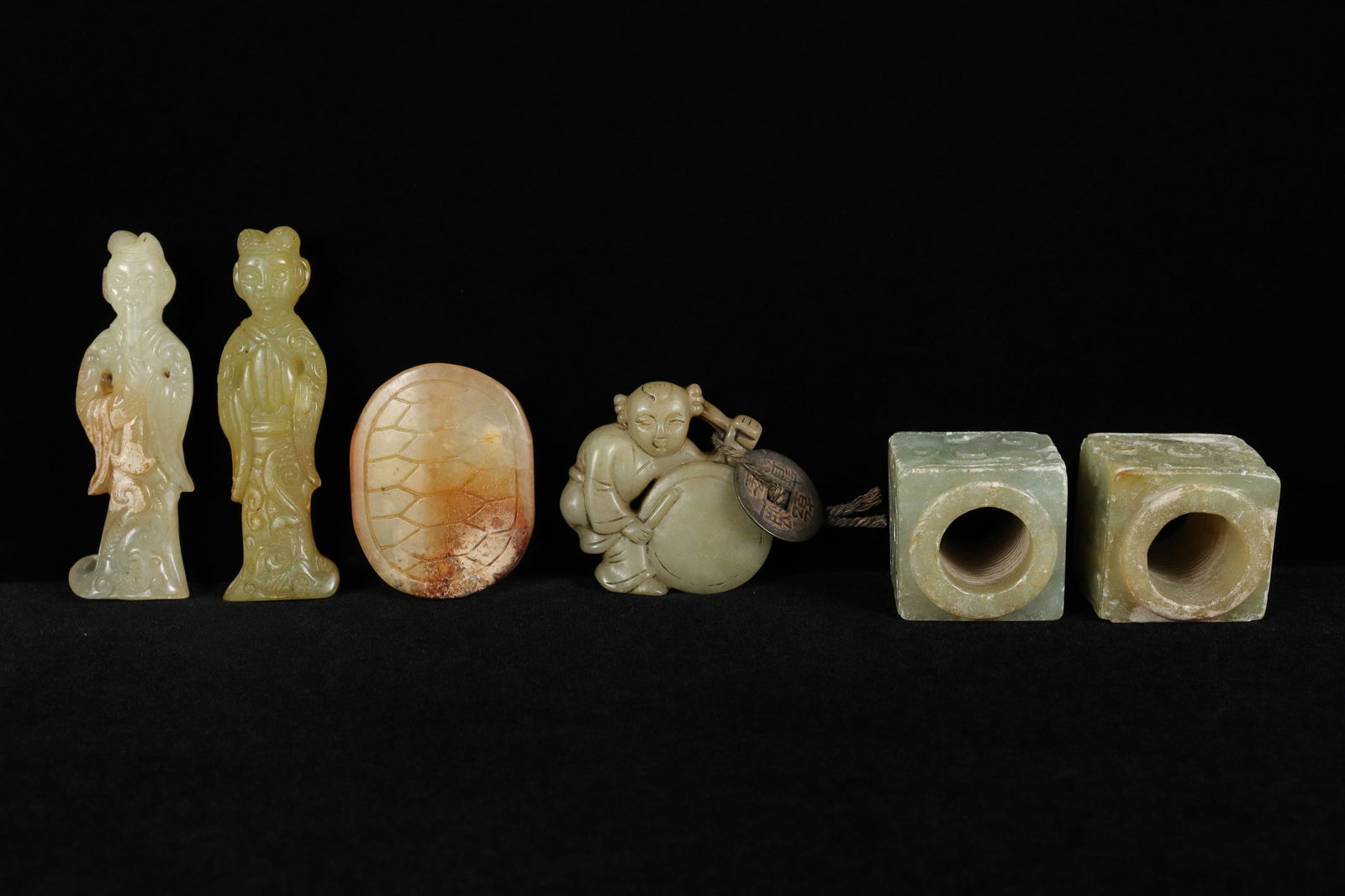 Lots Chinese carvings (1 of 7)