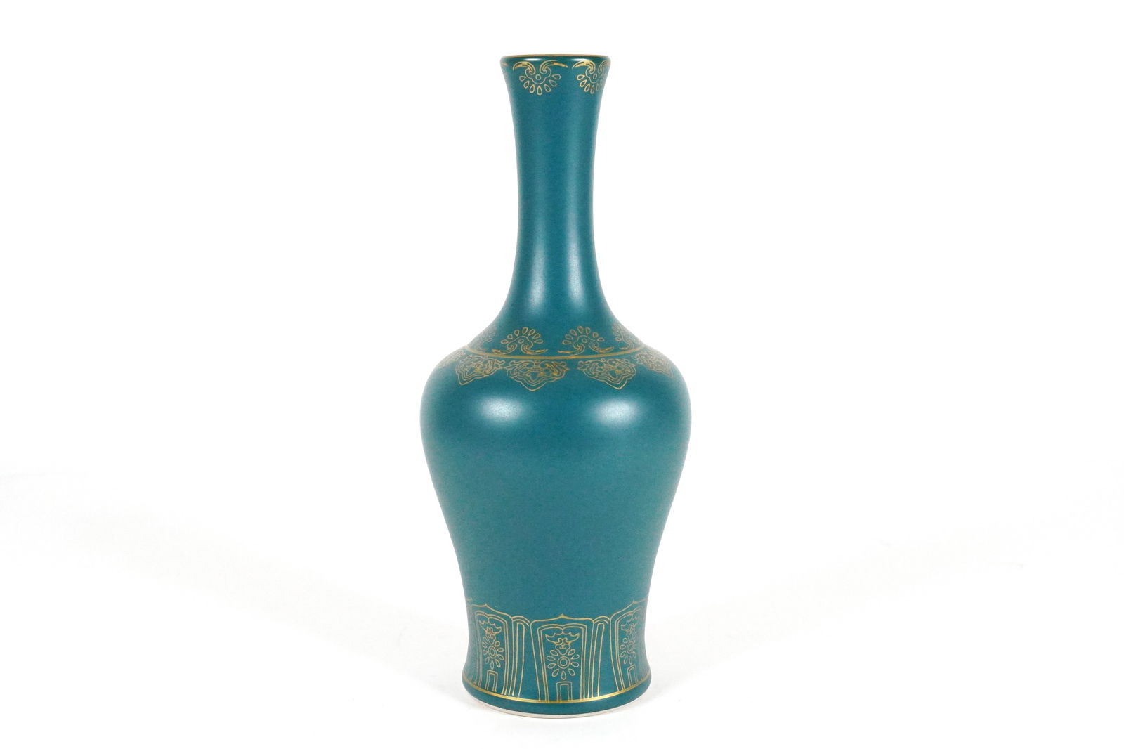 Chinese fine gilted vase (1 of 6)