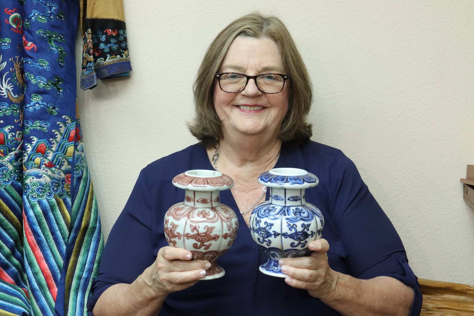 2 Chinese fine vase (1 of 8)