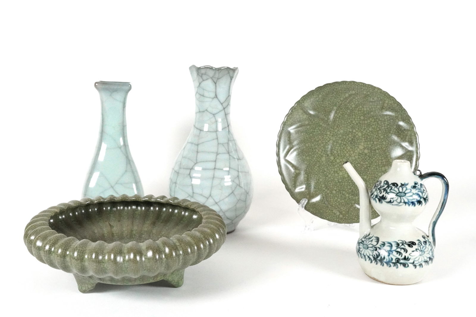 Lots Chinese porcelain items (1 of 7)