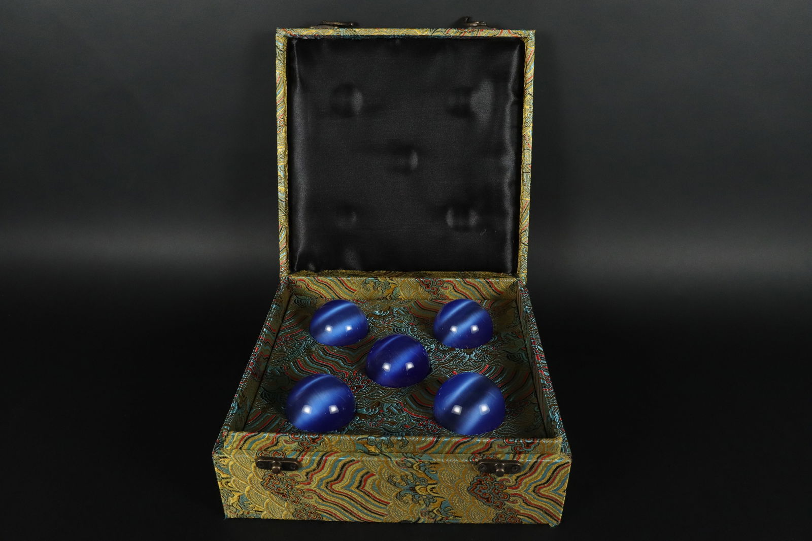 Lots Chinese fine balls (1 of 7)