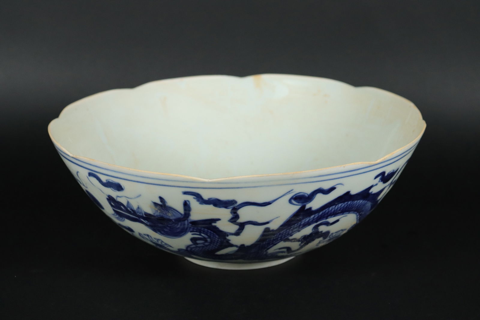 Chinese fine large b/w bowl (1 of 7)
